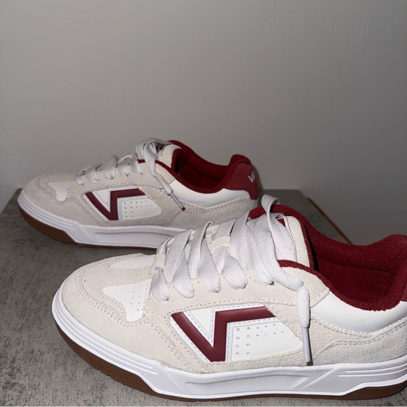 Vans Upland shoes in a White and Sun-Dried Tomato Red 6 Men’s / 7.5 Women’s - Picture 5 of 7